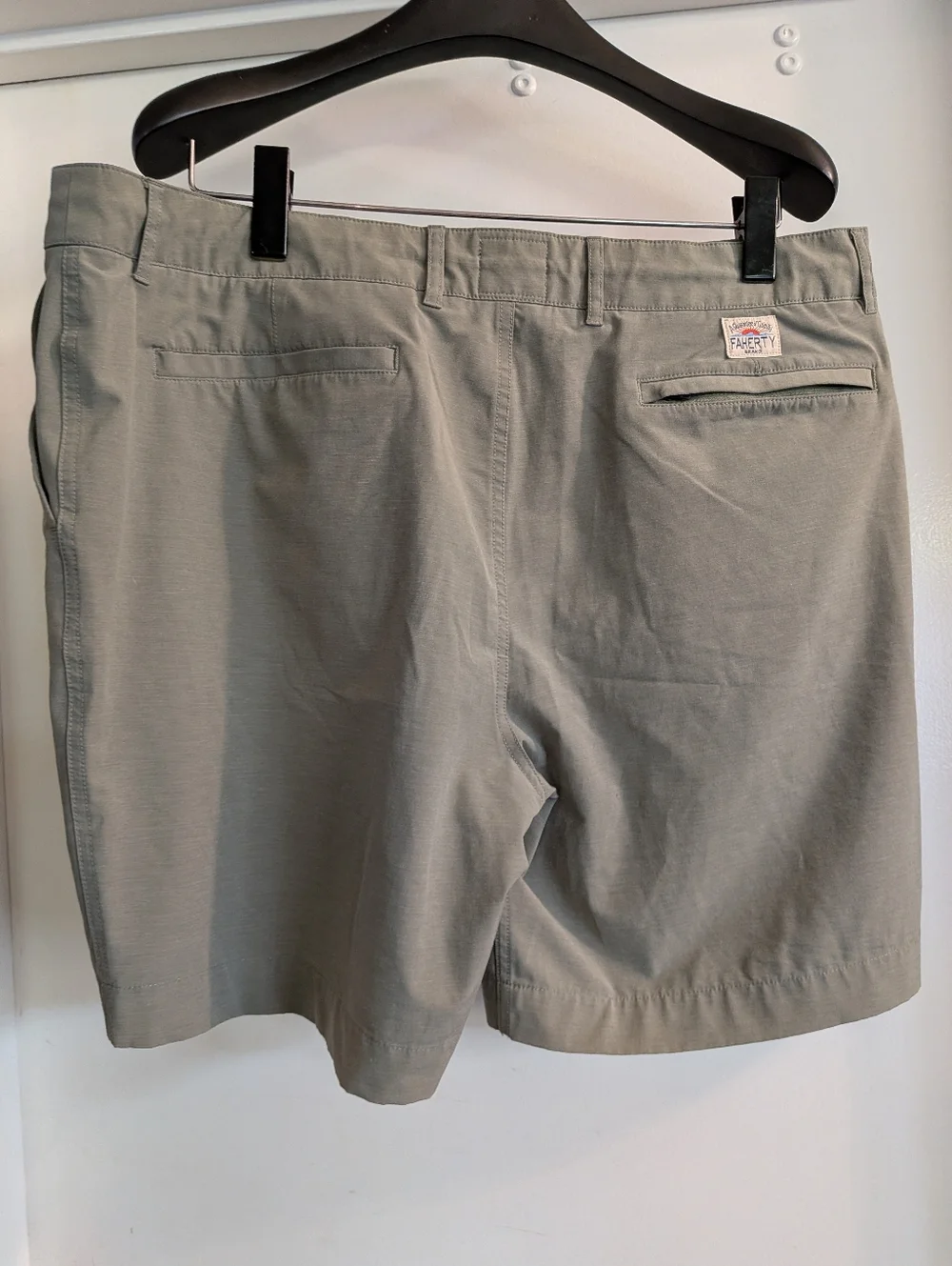 Faherty Lightweight Flat-Front Shorts in Olive All Day Drawstring